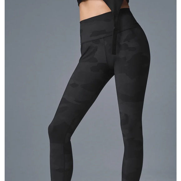 Alo Yoga Leggings - Picture 4 of 10